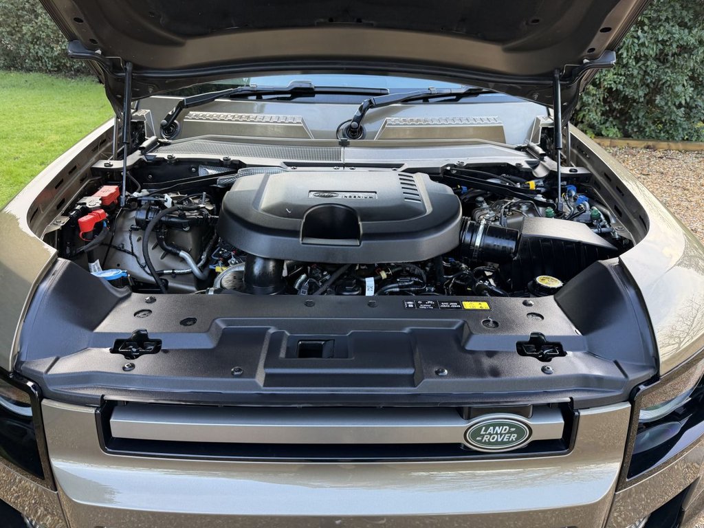 Used Land Rover Defender 110 2023 for sale - 77436416: Photo 38