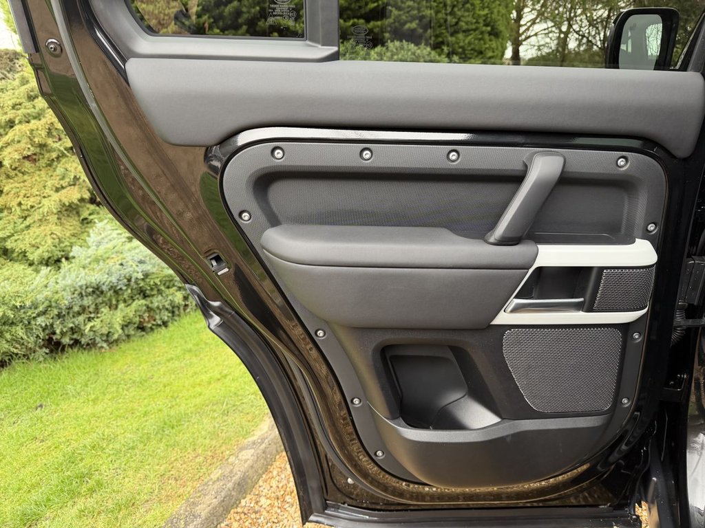 Used Land Rover Defender 110 2023 for sale - 77583548: Photo 33