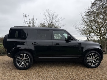 Used Land Rover Defender 110 2023 for sale - 77583548: Photo