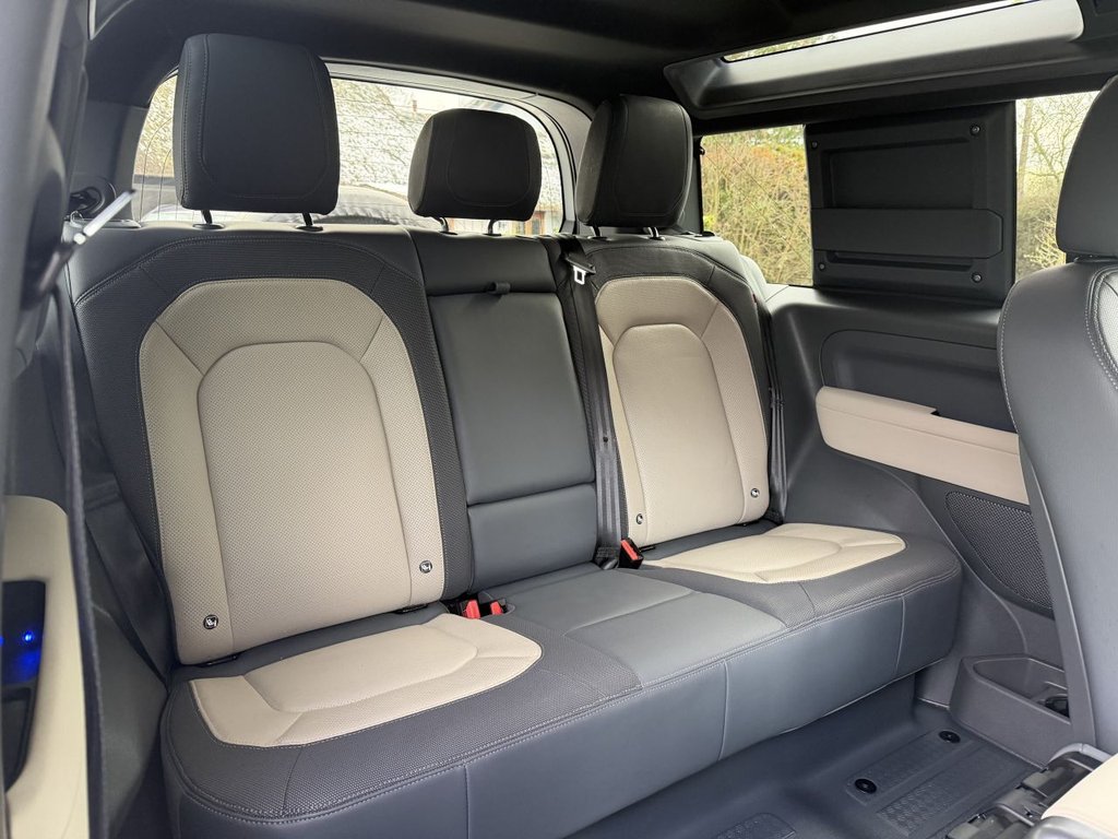 Used Land Rover Defender 2022 for sale - 77436437: Photo 14