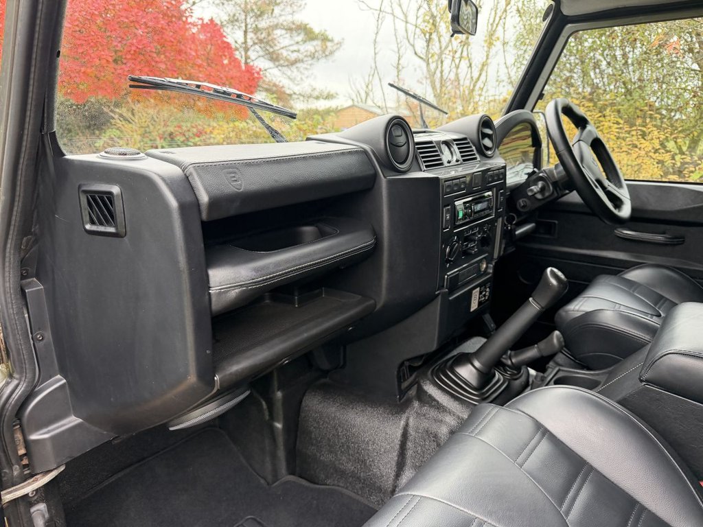 Used Land Rover Defender 2010 for sale - 77157382: Photo 11