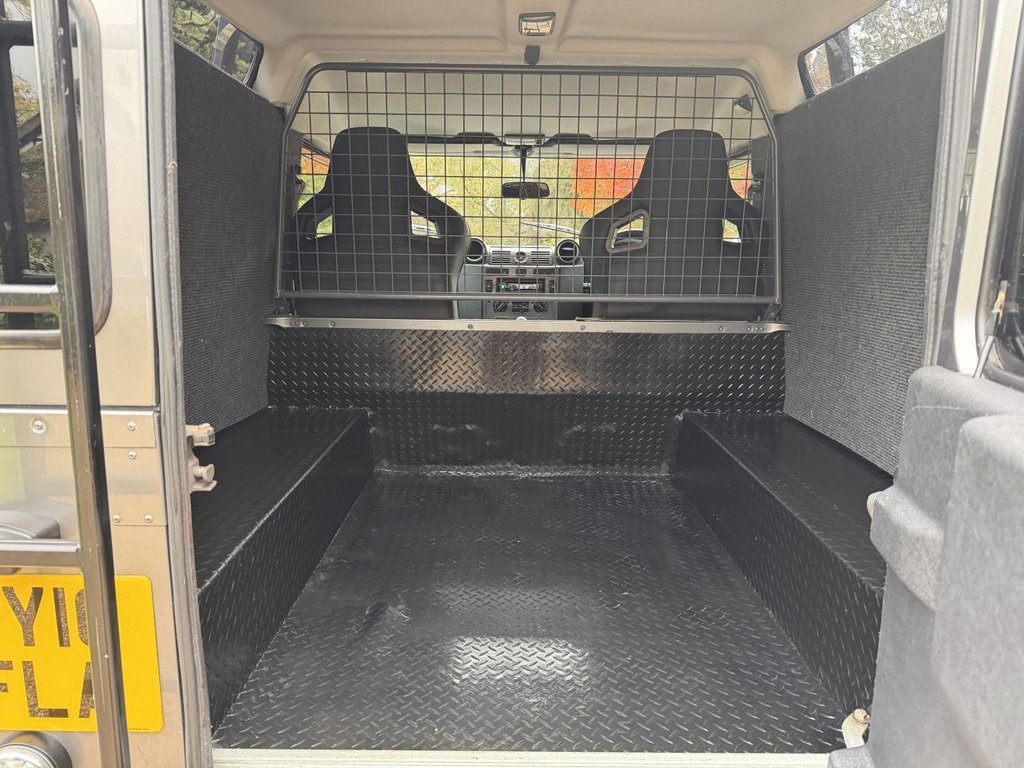 Used Land Rover Defender 2010 for sale - 77157382: Photo 12