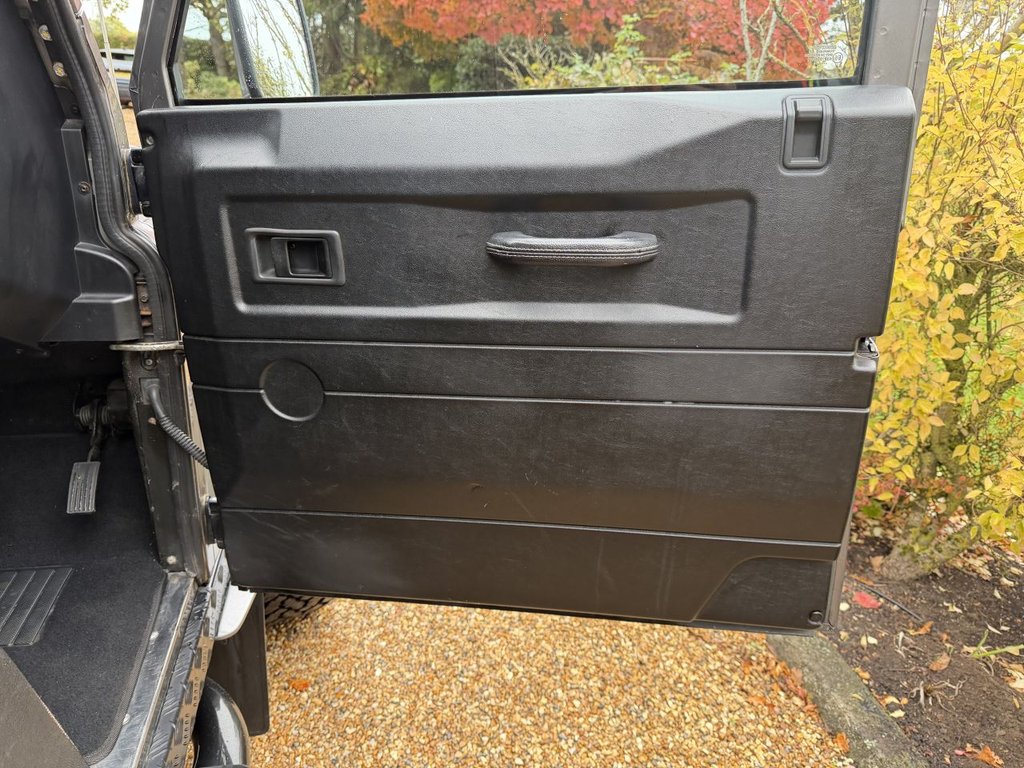 Used Land Rover Defender 2010 for sale - 77157382: Photo 14