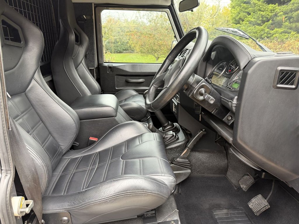 Used Land Rover Defender 2010 for sale - 77157382: Photo 8