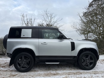 Used Land Rover Defender 90 2022 for sale - 77157406: Photo