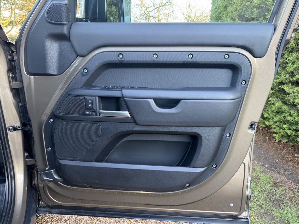Used Land Rover Defender 110 2024 for sale - 77436391: Photo 29