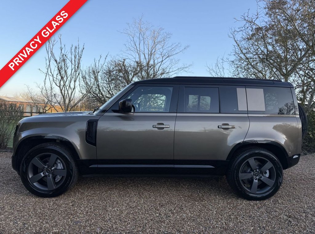 Used Land Rover Defender 110 2024 for sale - 77436391: Photo 3