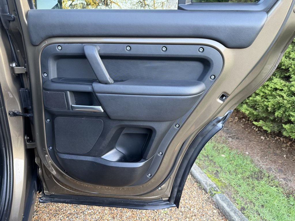 Used Land Rover Defender 110 2024 for sale - 77436391: Photo 31