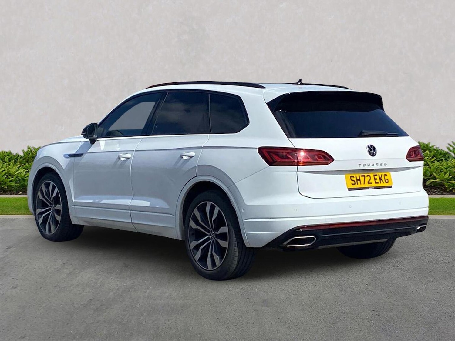 Used Volkswagen Touareg 2023 for sale - 78198121: Photo 2