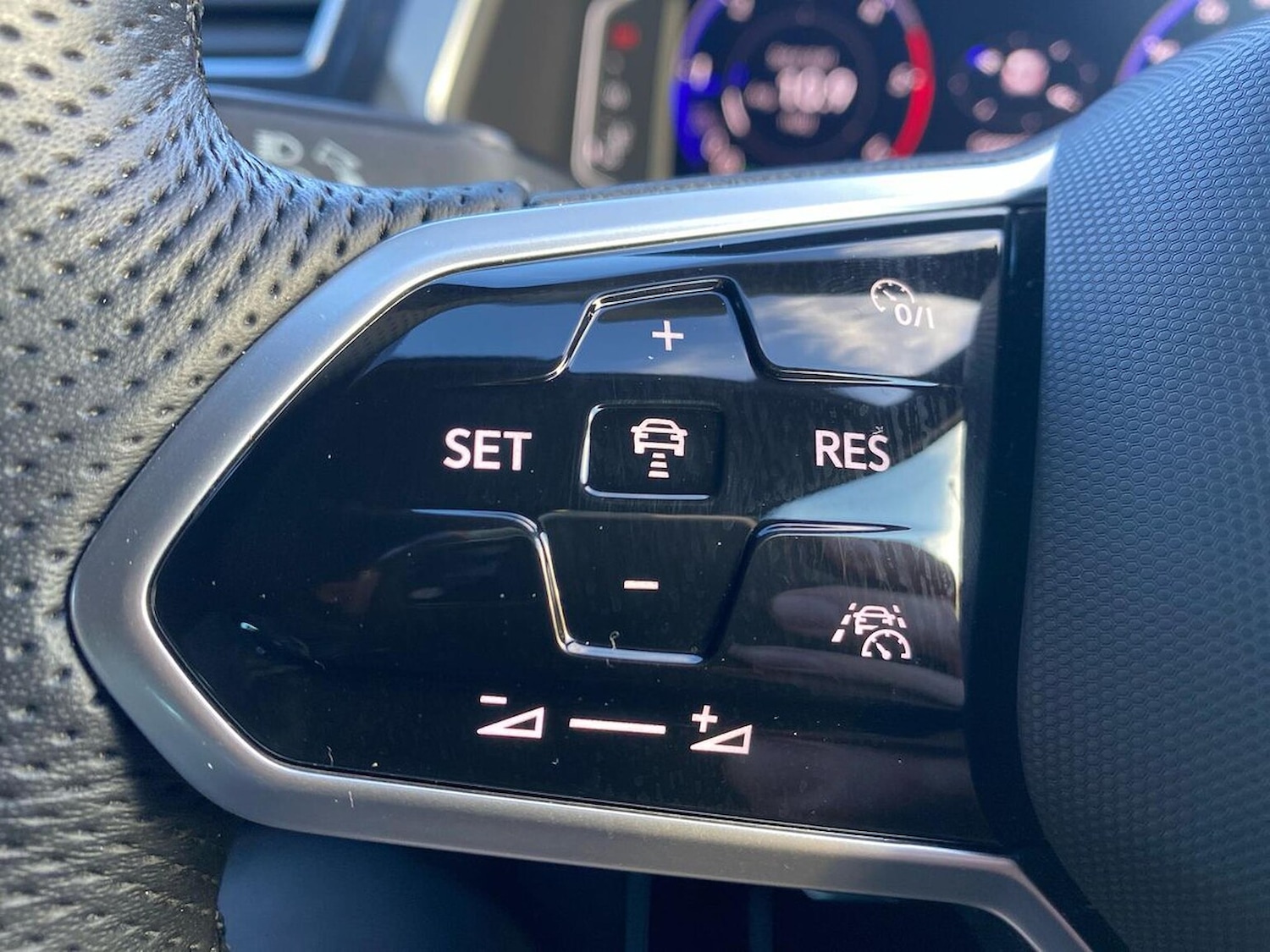 Used Volkswagen Tiguan 2023 for sale - 76860040: Photo 27