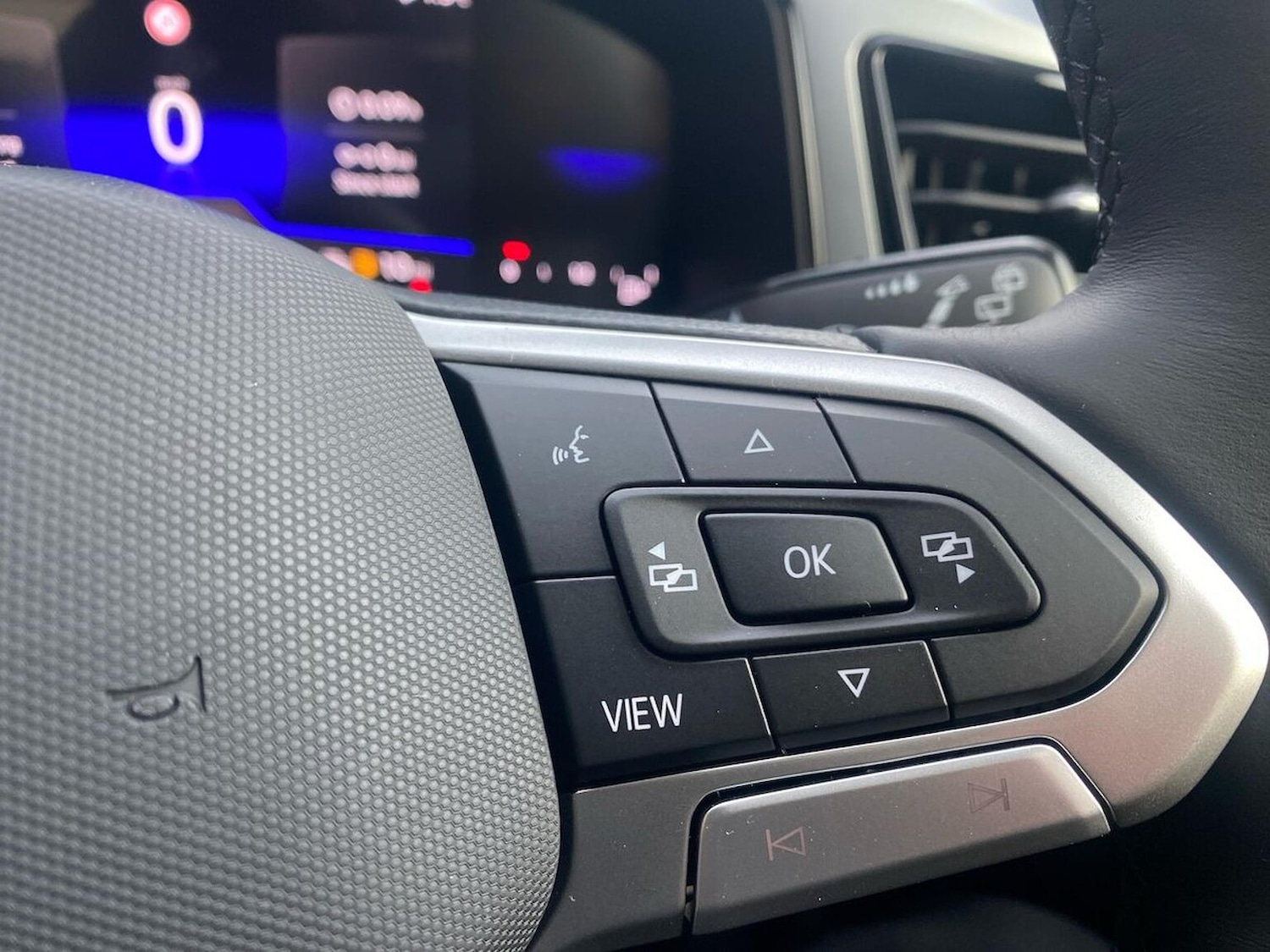 Used Volkswagen T-Roc 2025 for sale - 77528881: Photo 25