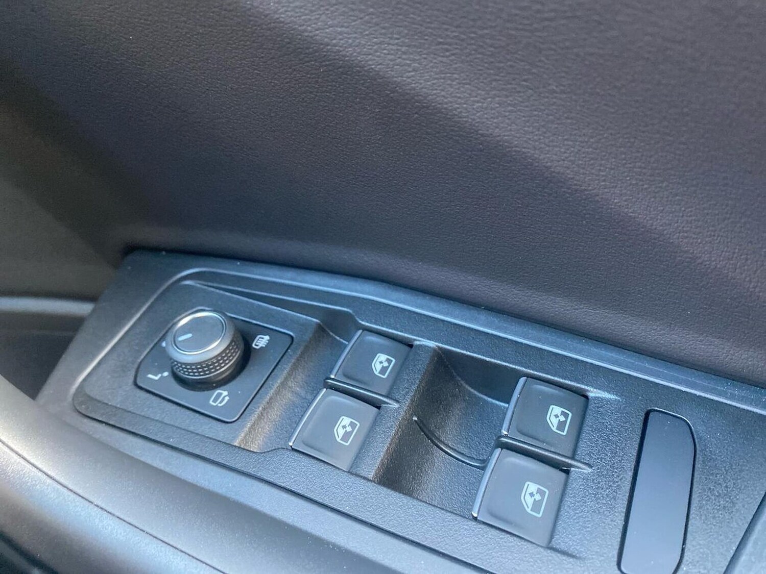 Used Volkswagen T-Roc 2025 for sale - 76149707: Photo 21