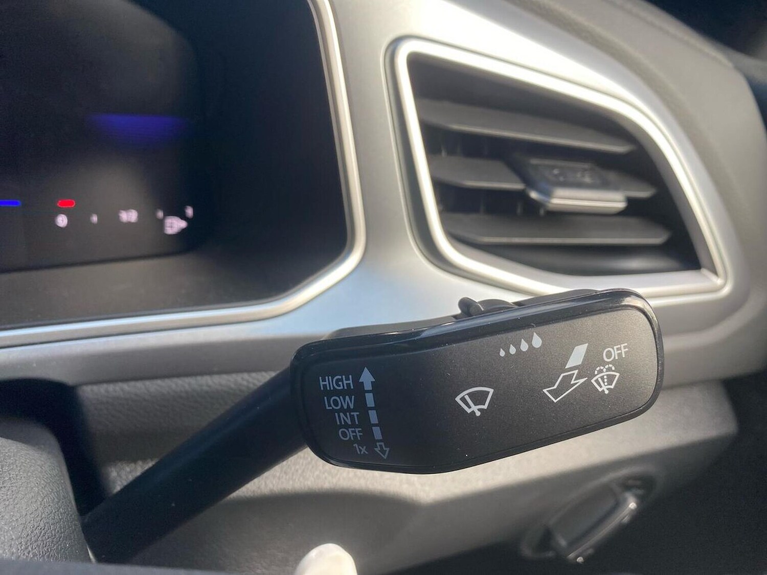 Used Volkswagen T-Roc 2025 for sale - 76149707: Photo 28