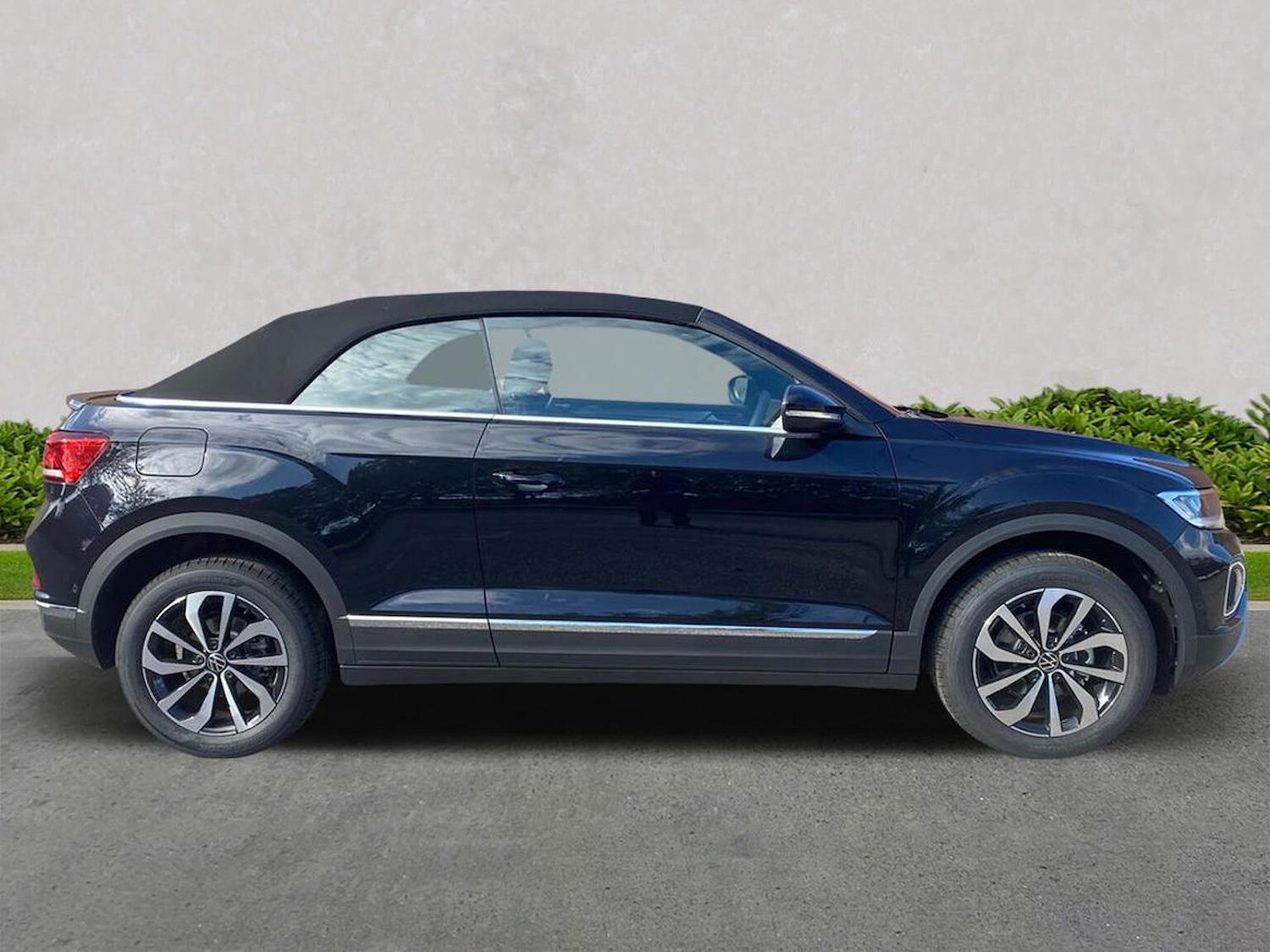 Used Volkswagen T-Roc 2025 for sale - 76149707: Photo 3