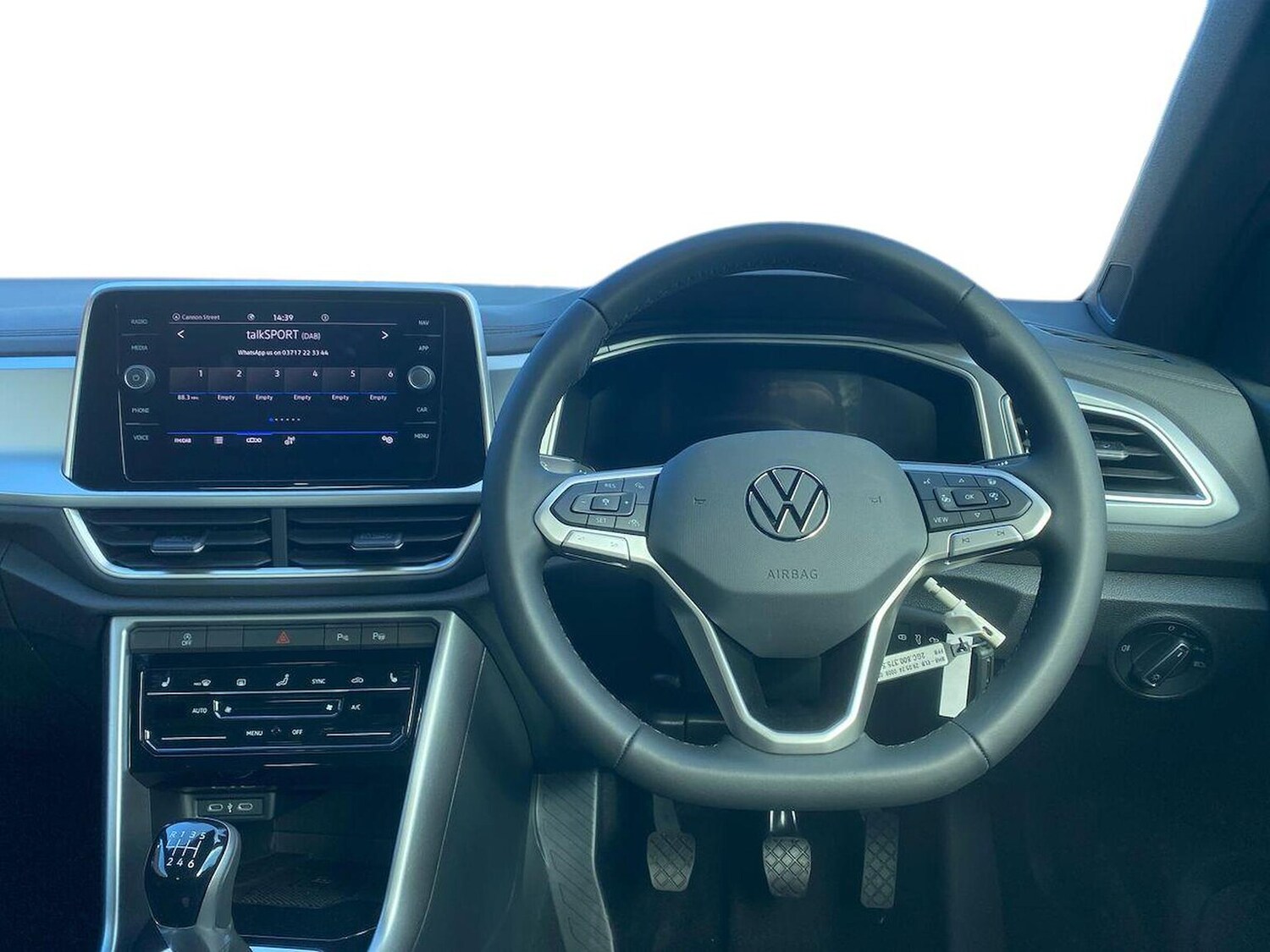 Used Volkswagen T-Roc 2025 for sale - 76149707: Photo 9