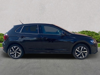 Used Volkswagen Polo 2024 for sale - 76402419: Photo