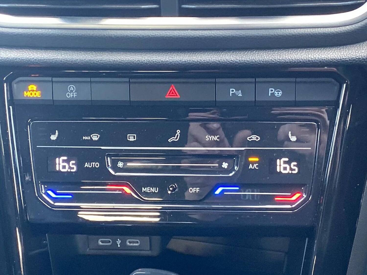 Used Volkswagen T-Roc 2024 for sale - 75908034: Photo 12