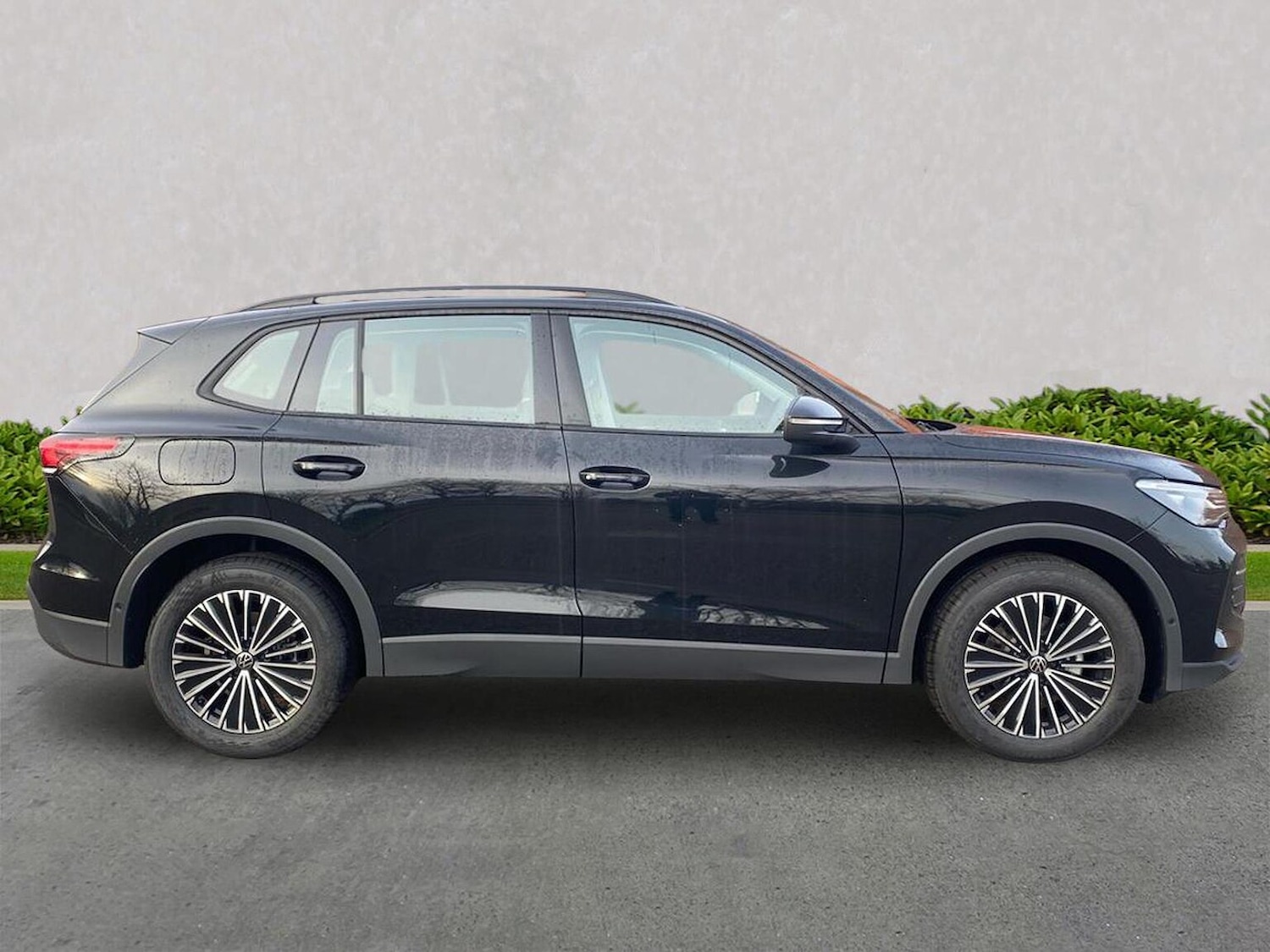 Used Volkswagen Tiguan 2025 for sale - 77528876: Photo 3