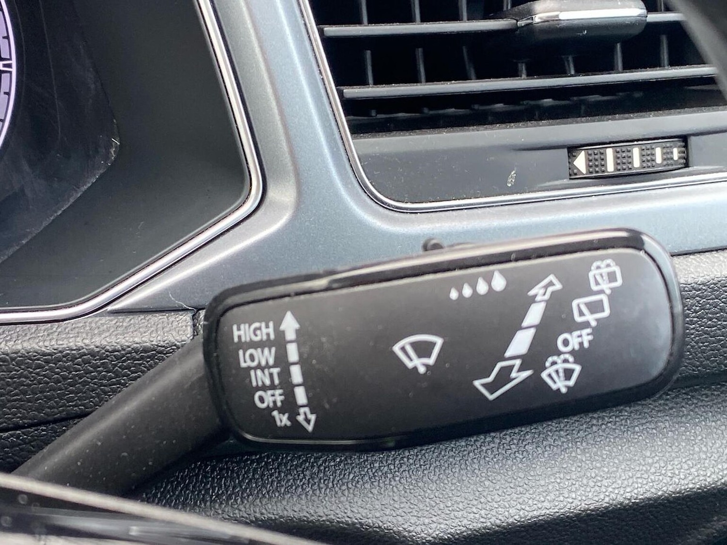 Used Volkswagen T-Roc 2022 for sale - 78131840: Photo 28