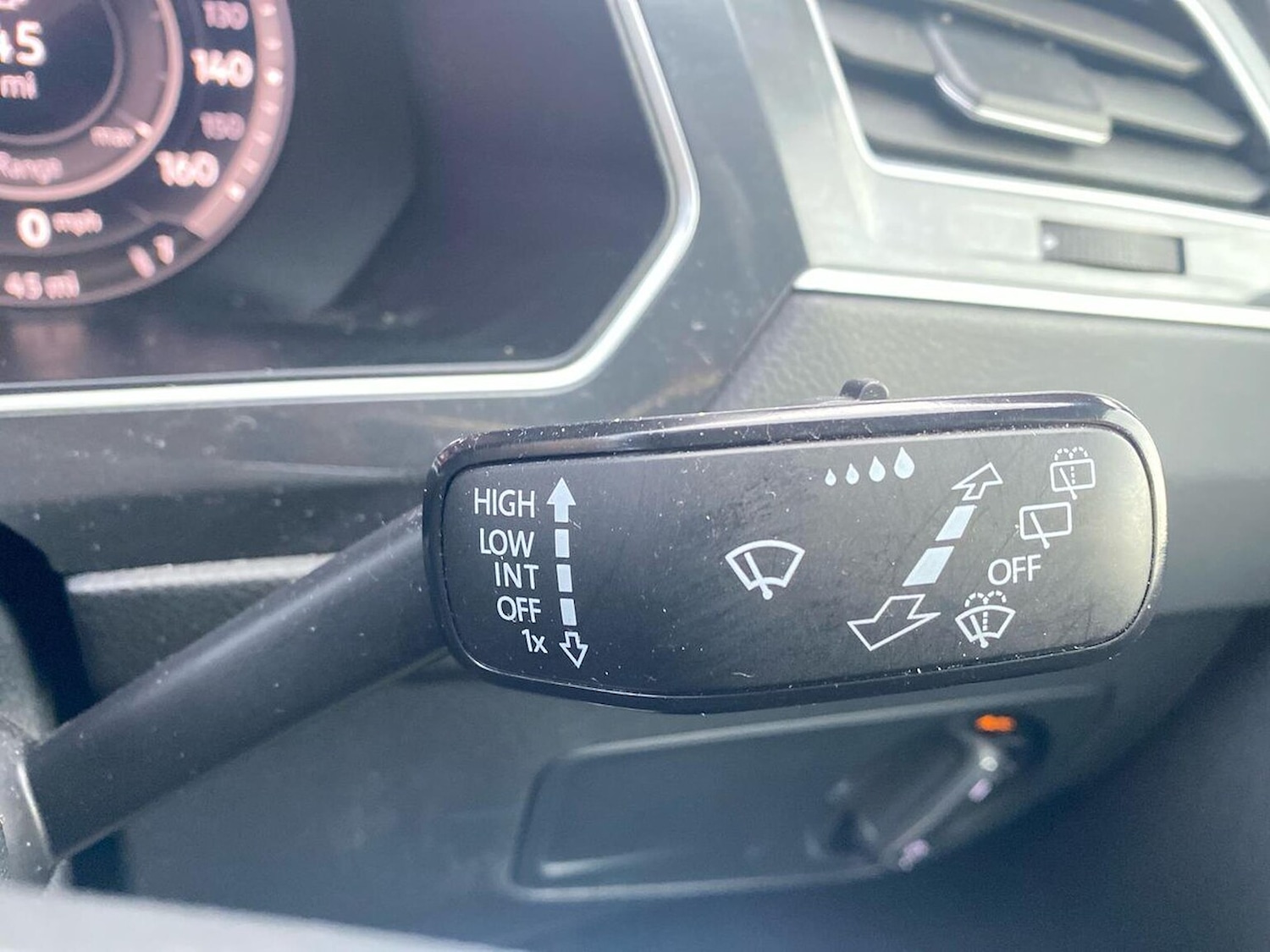 Used Volkswagen Tiguan 2018 for sale - 76832039: Photo 28