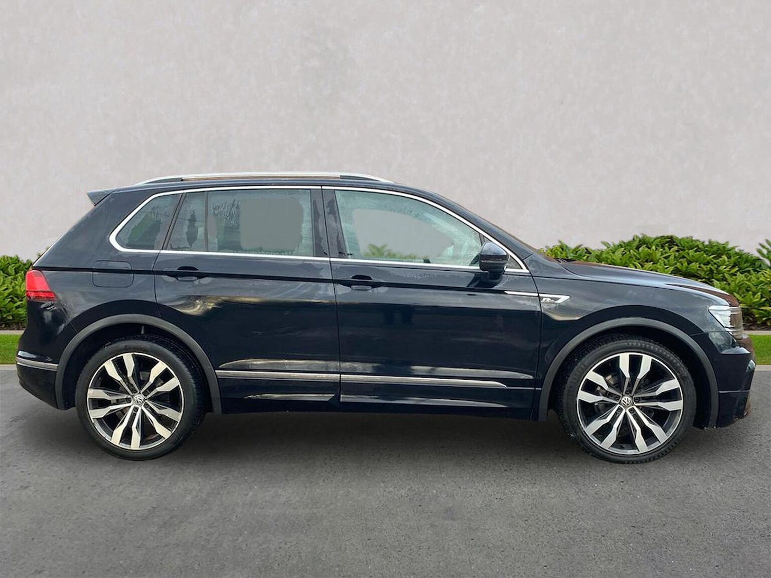 Used Volkswagen Tiguan 2018 for sale - 76832039: Photo 3