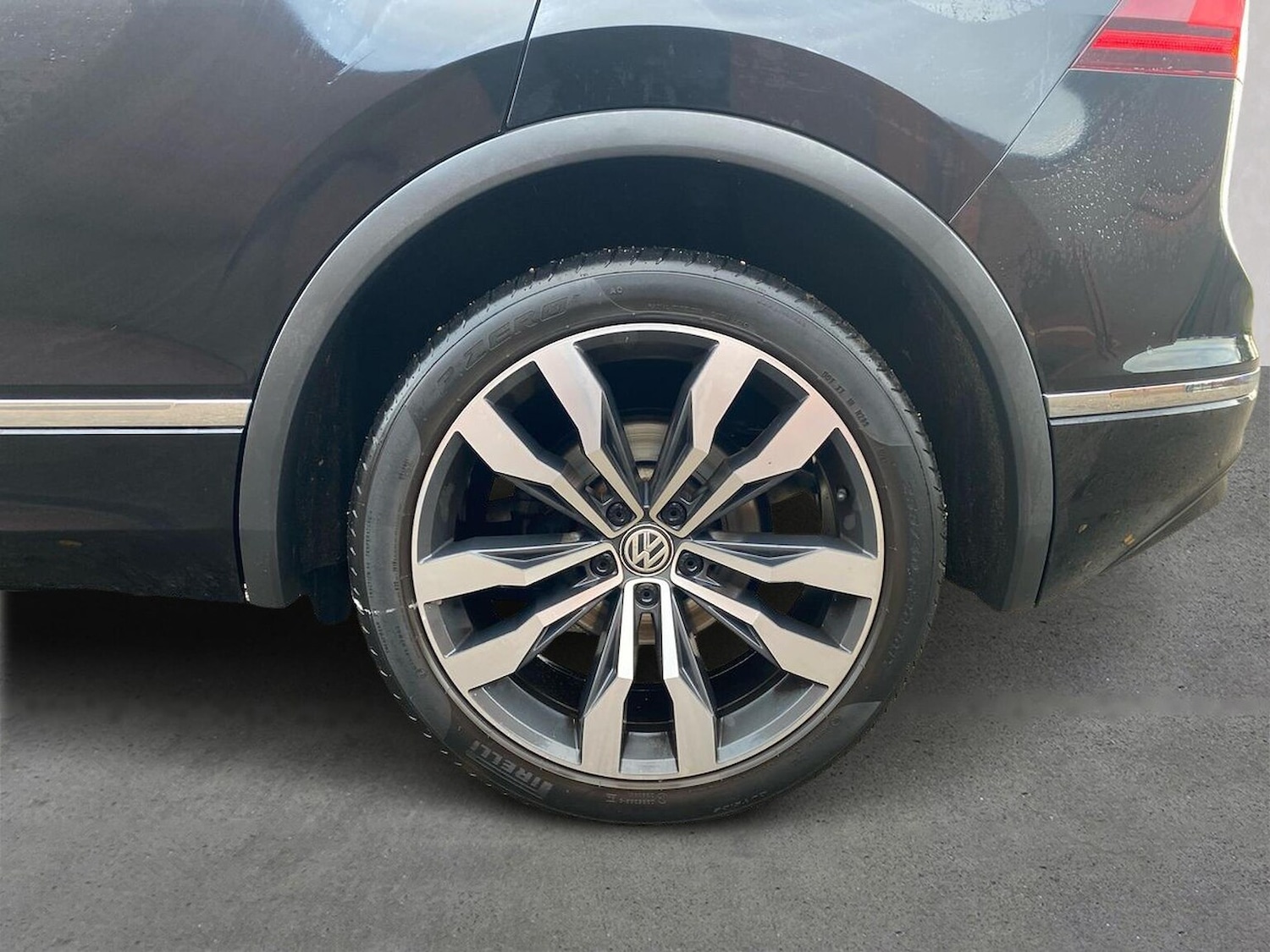 Used Volkswagen Tiguan 2018 for sale - 76832039: Photo 6