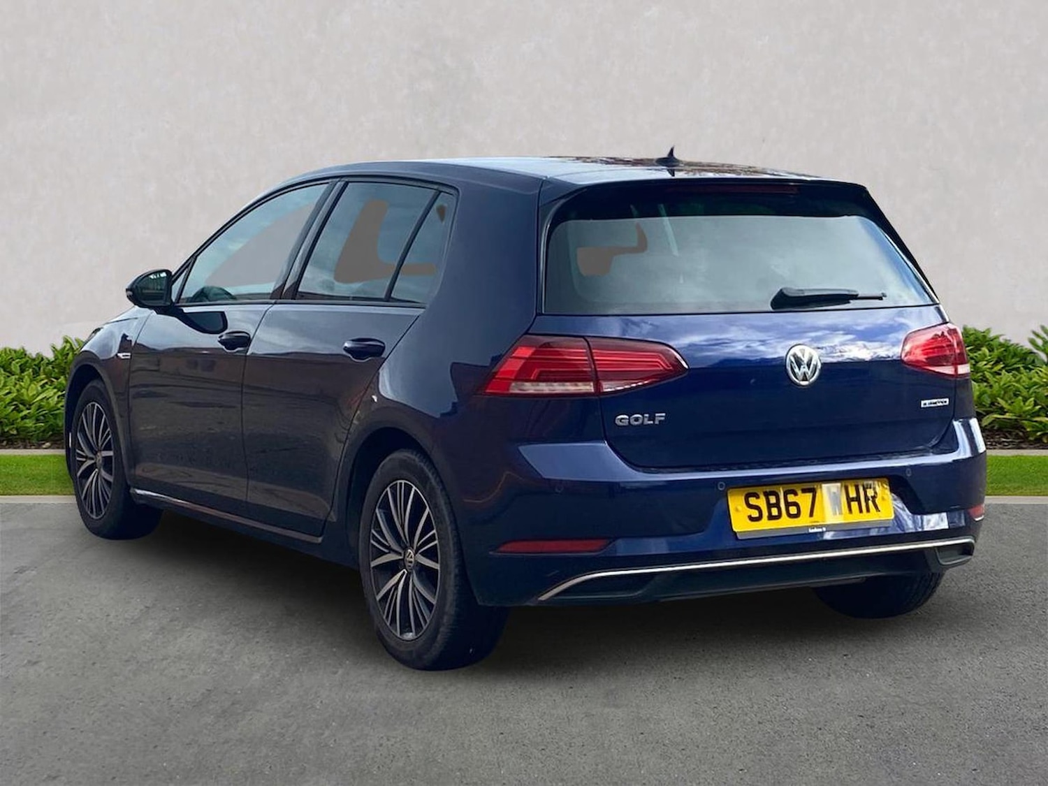 Used Volkswagen Golf 2018 for sale - 76347063: Photo 2