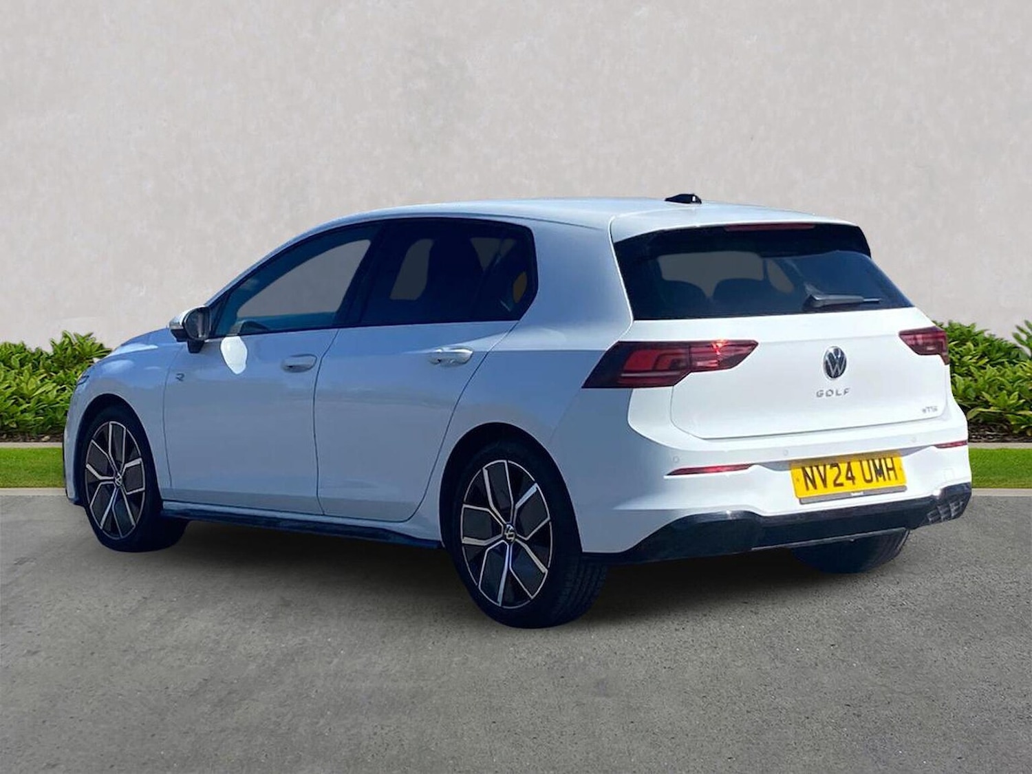 Used Volkswagen Golf 2024 for sale - 78211169: Photo 2