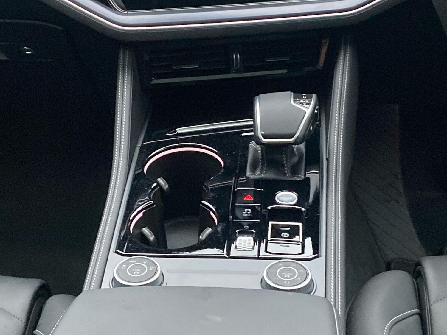 Used Volkswagen Touareg 2025 for sale - 77616723: Photo 13