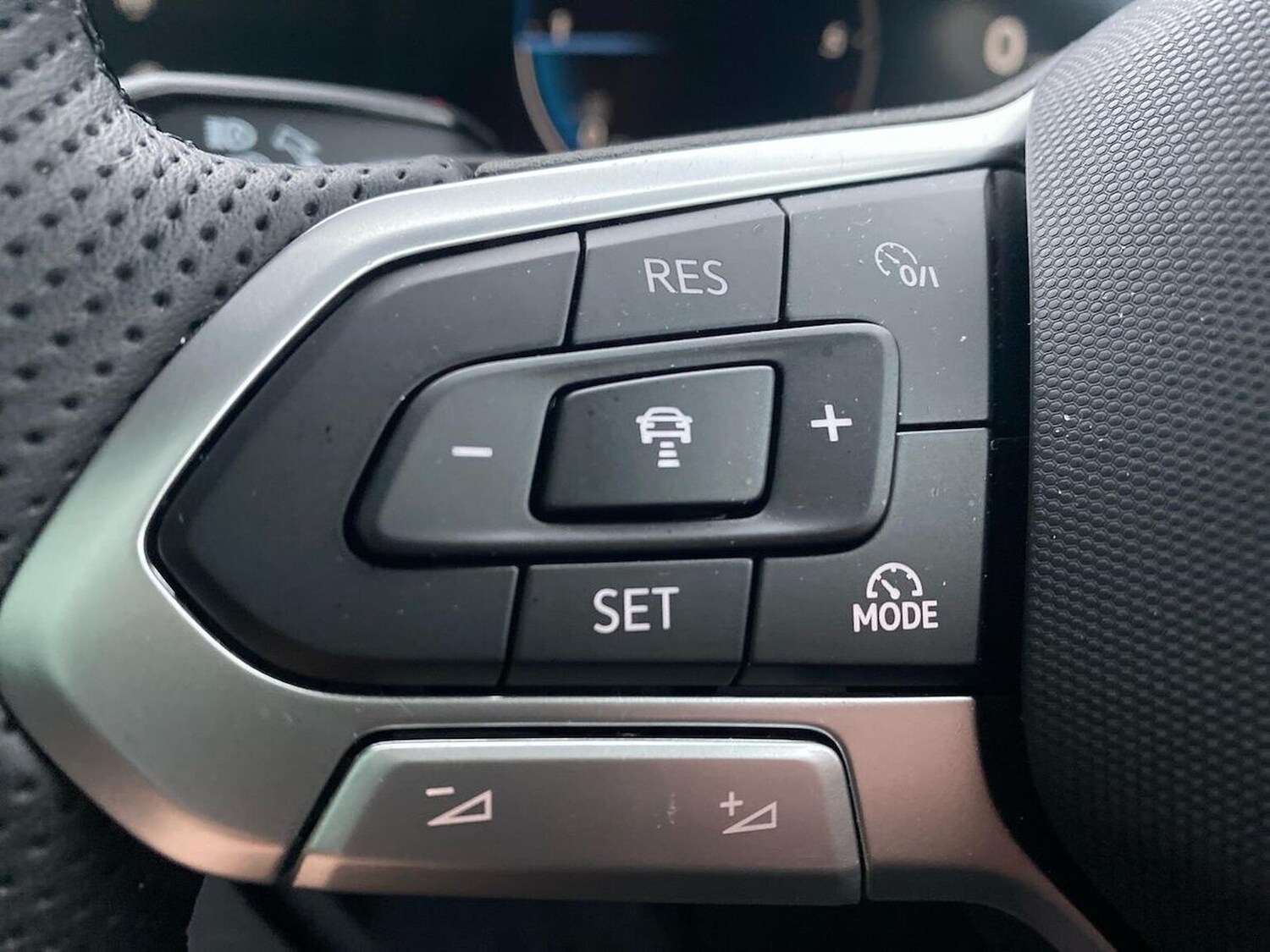 Used Volkswagen Touareg 2025 for sale - 77616723: Photo 27