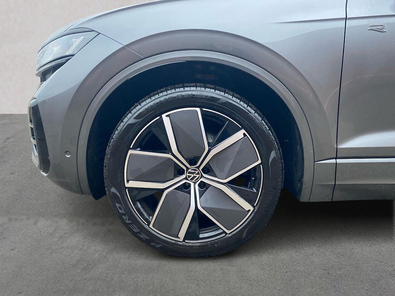 Used Volkswagen Touareg 2025 for sale - 77616723: Photo 6