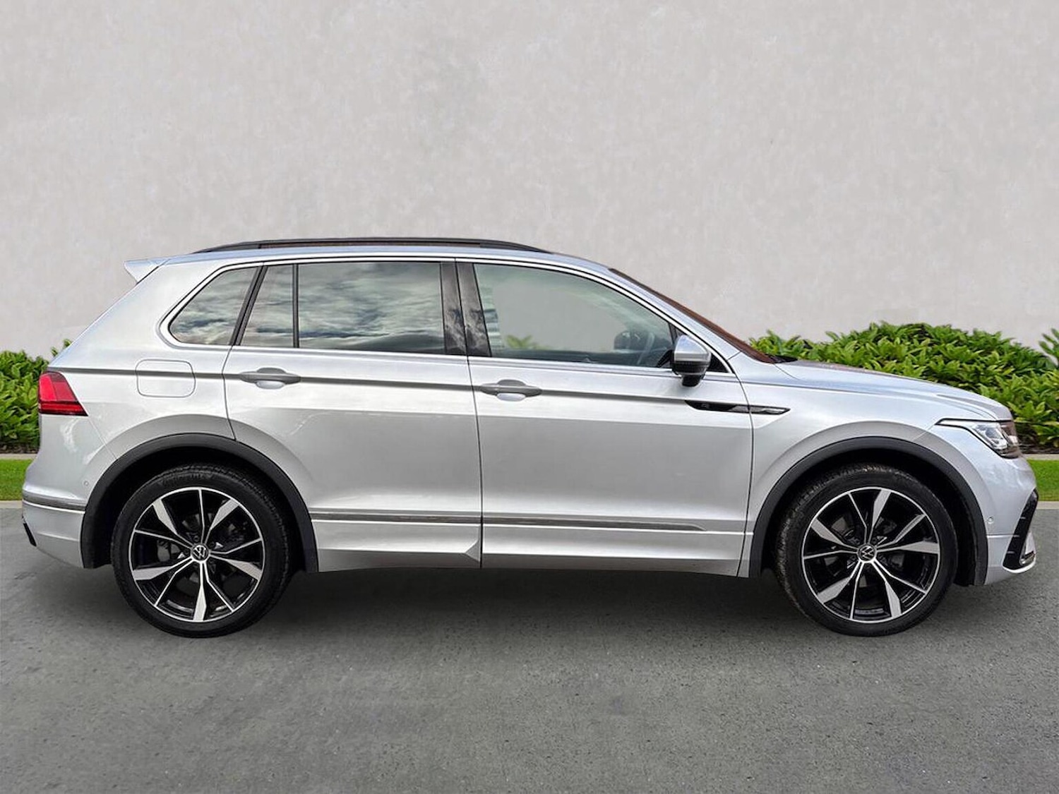Used Volkswagen Tiguan 2023 for sale - 76477300: Photo 3