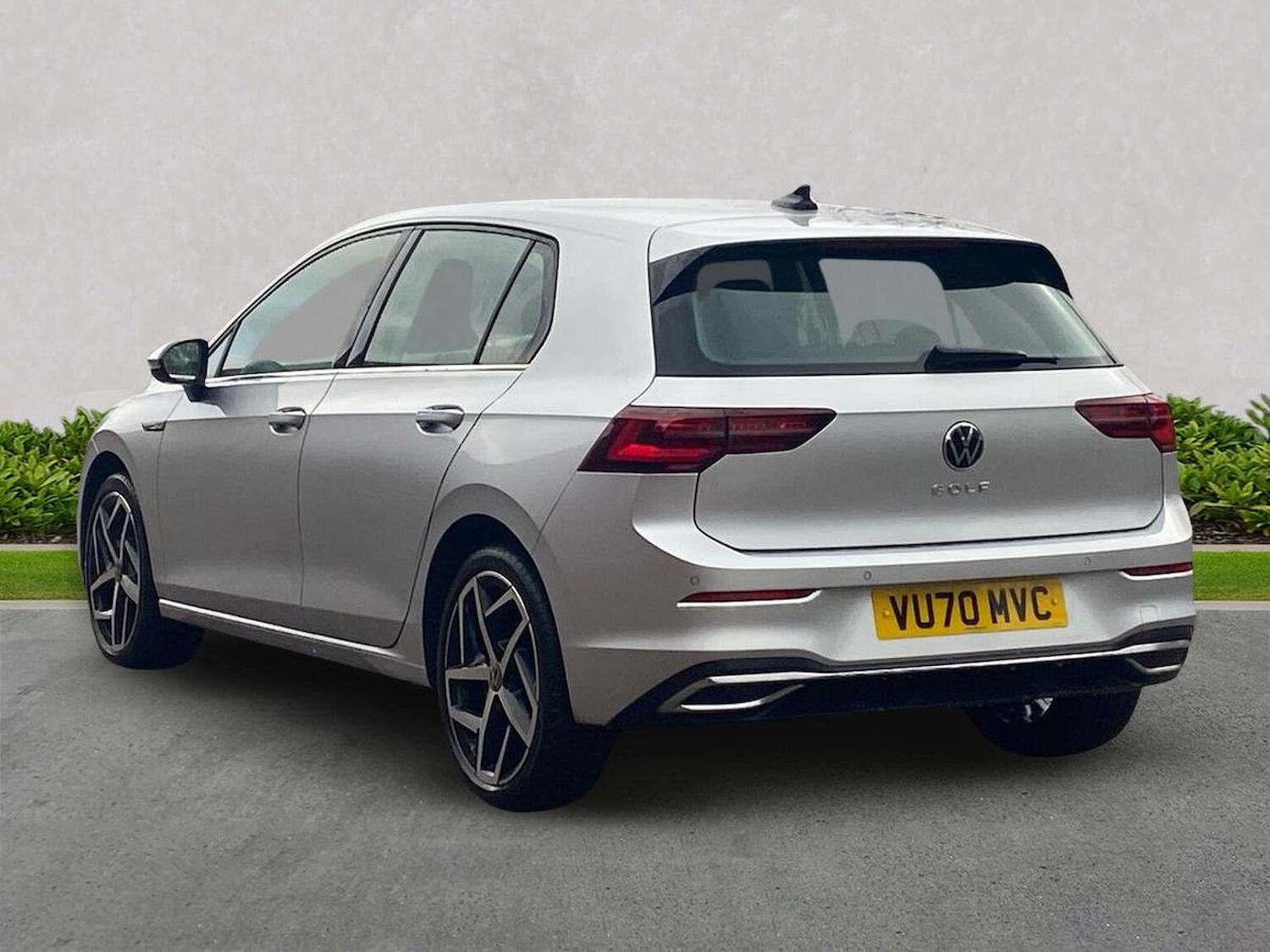 Used Volkswagen Golf 2020 for sale - 76963474: Photo 2