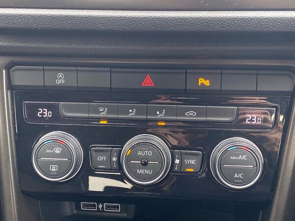 Used Volkswagen T-Roc 2019 for sale - 76107167: Photo 12