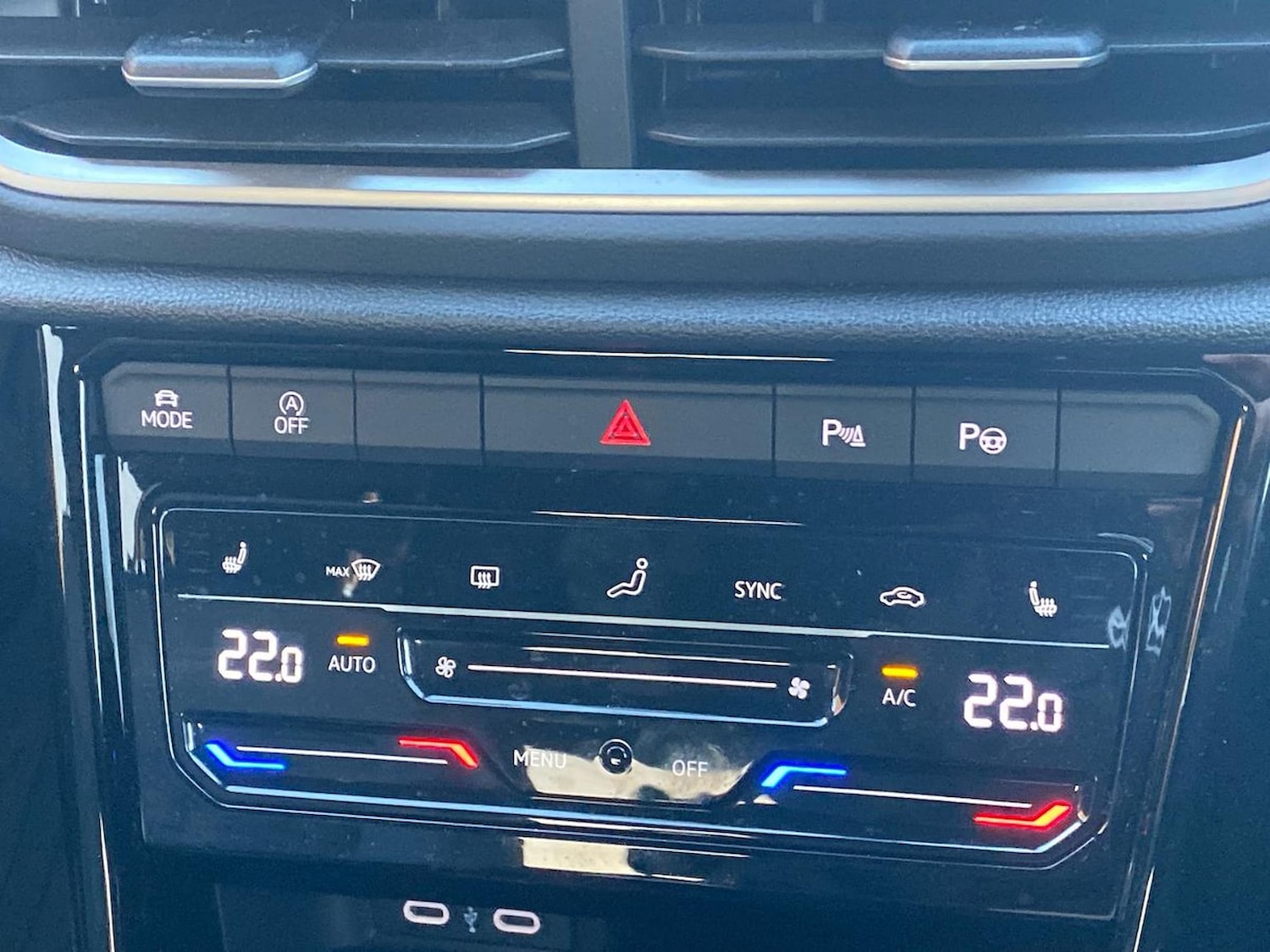 Used Volkswagen T-Roc 2024 for sale - 76720339: Photo 12