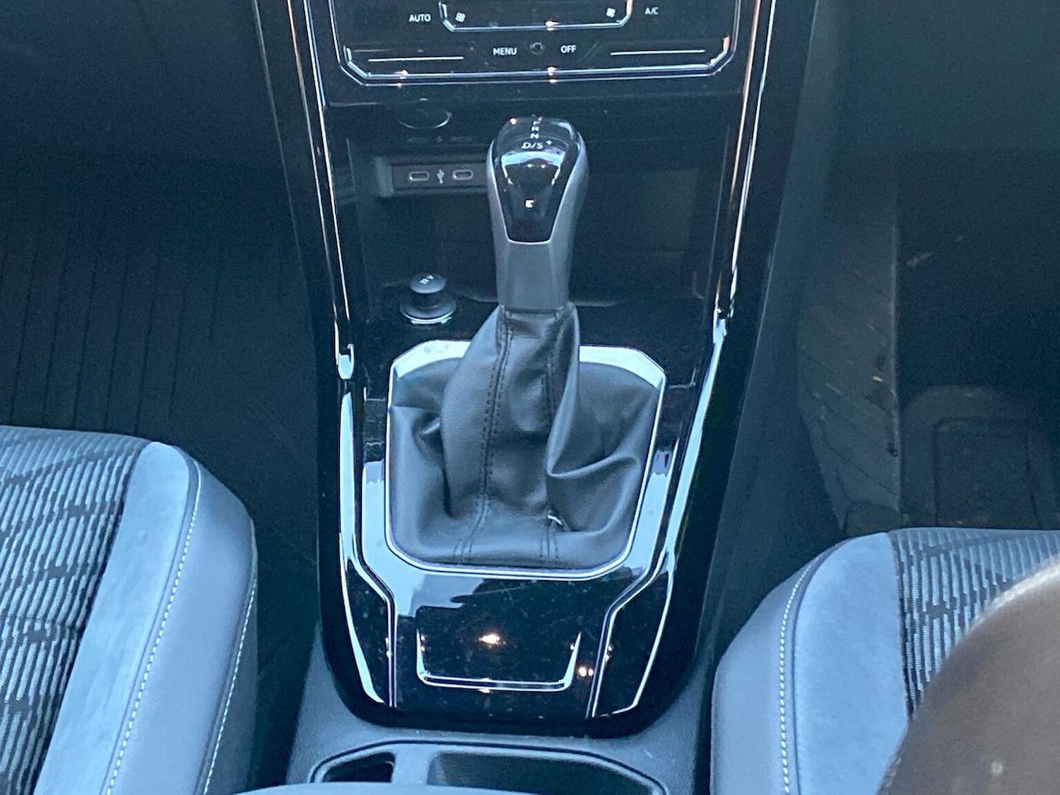 Used Volkswagen T-Roc 2024 for sale - 76720339: Photo 13