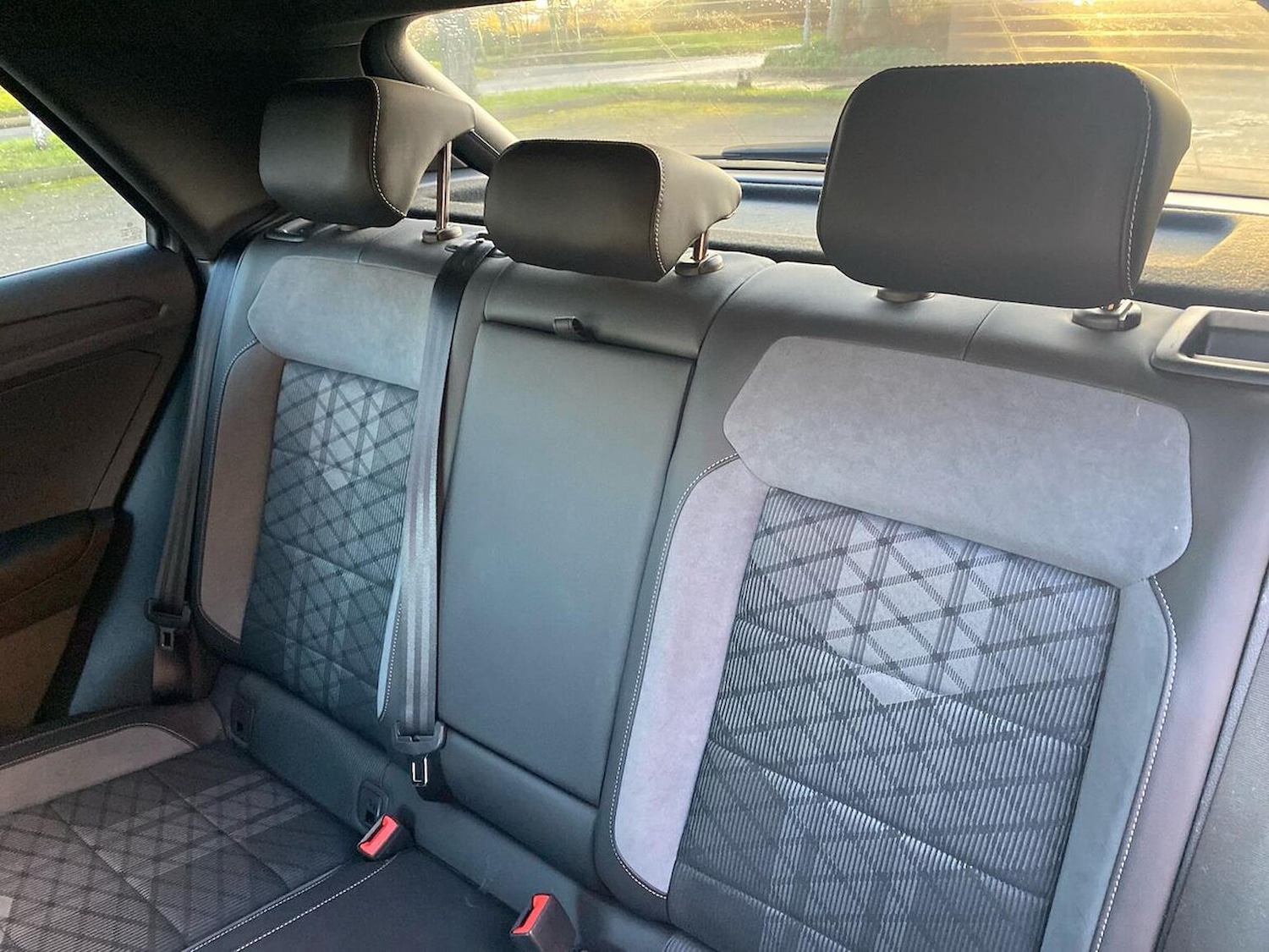 Used Volkswagen T-Roc 2024 for sale - 76720339: Photo 16