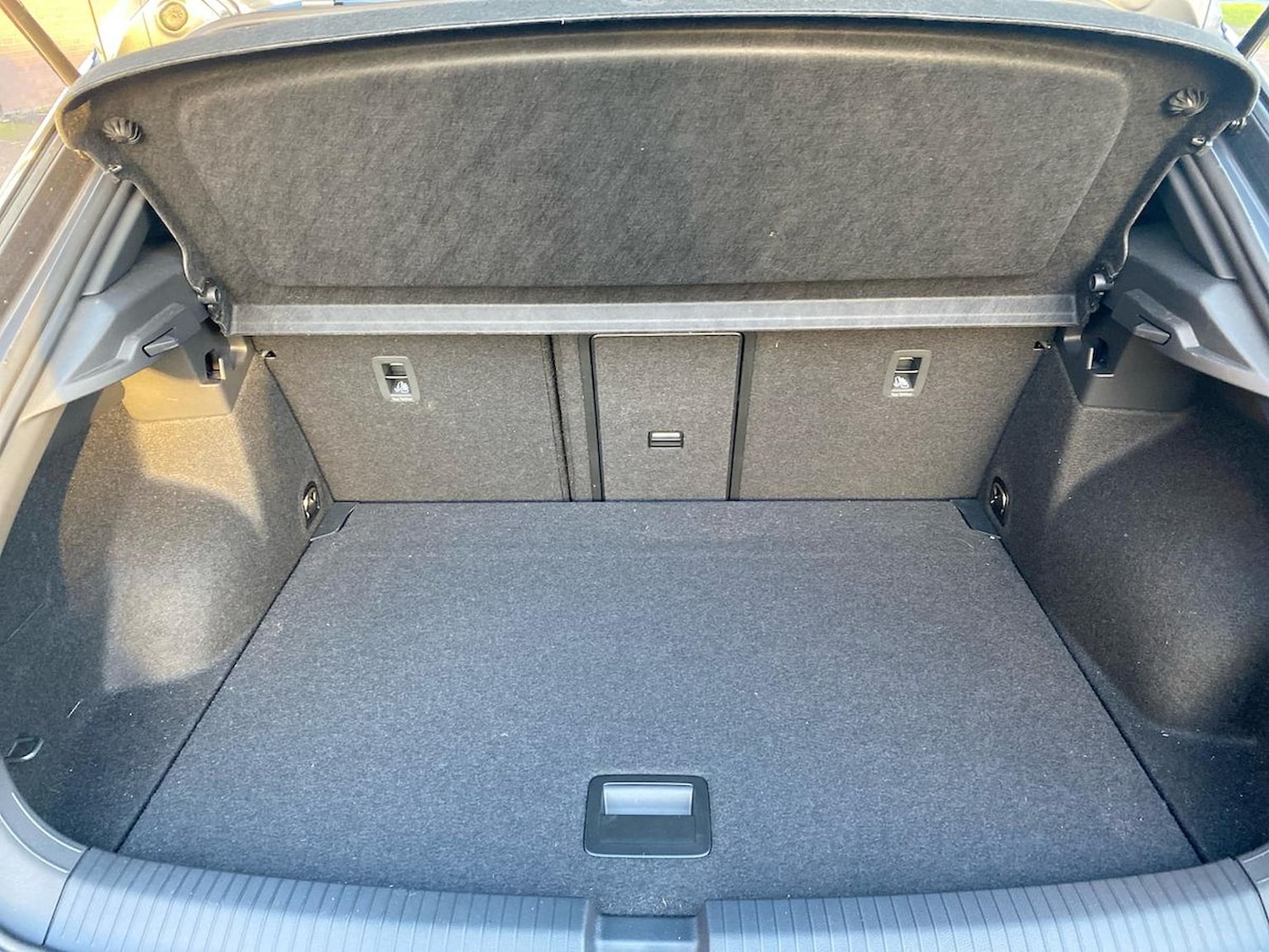 Used Volkswagen T-Roc 2024 for sale - 76720339: Photo 17