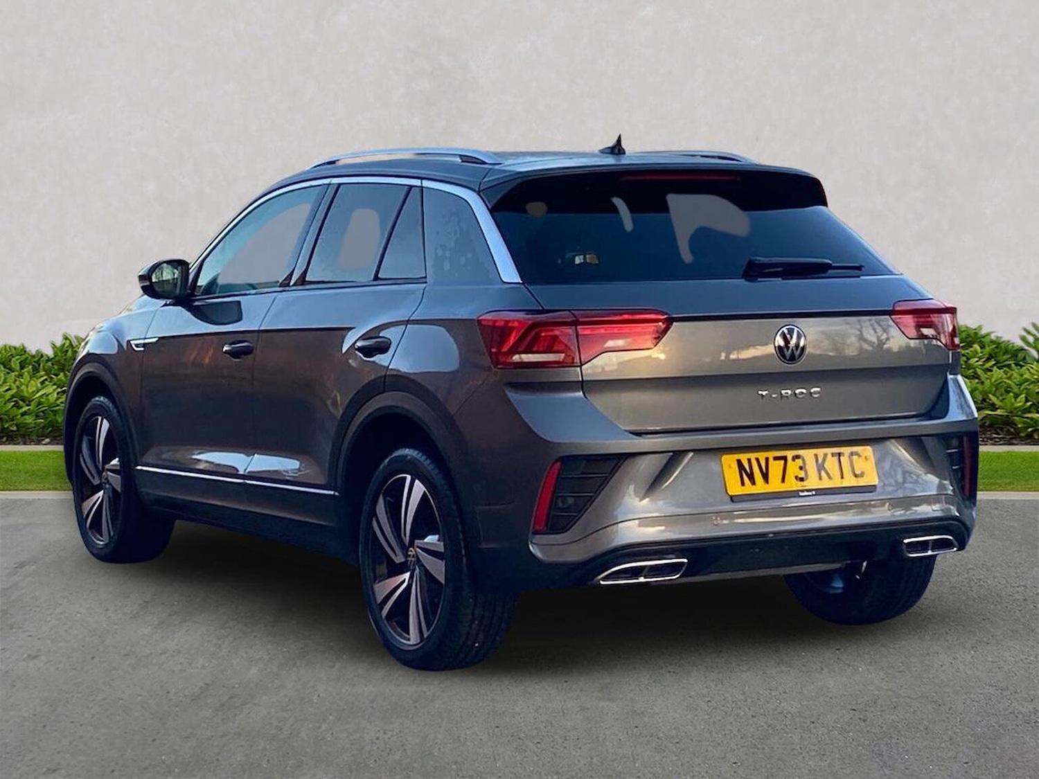 Used Volkswagen T-Roc 2024 for sale - 76720339: Photo 2