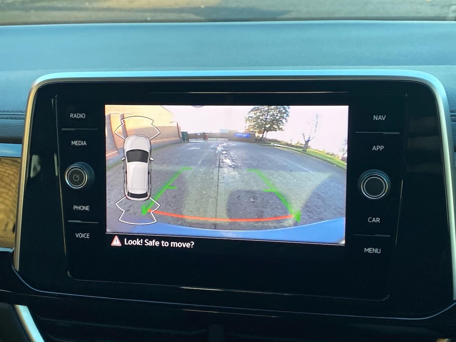 Used Volkswagen T-Roc 2024 for sale - 76720339: Photo 23