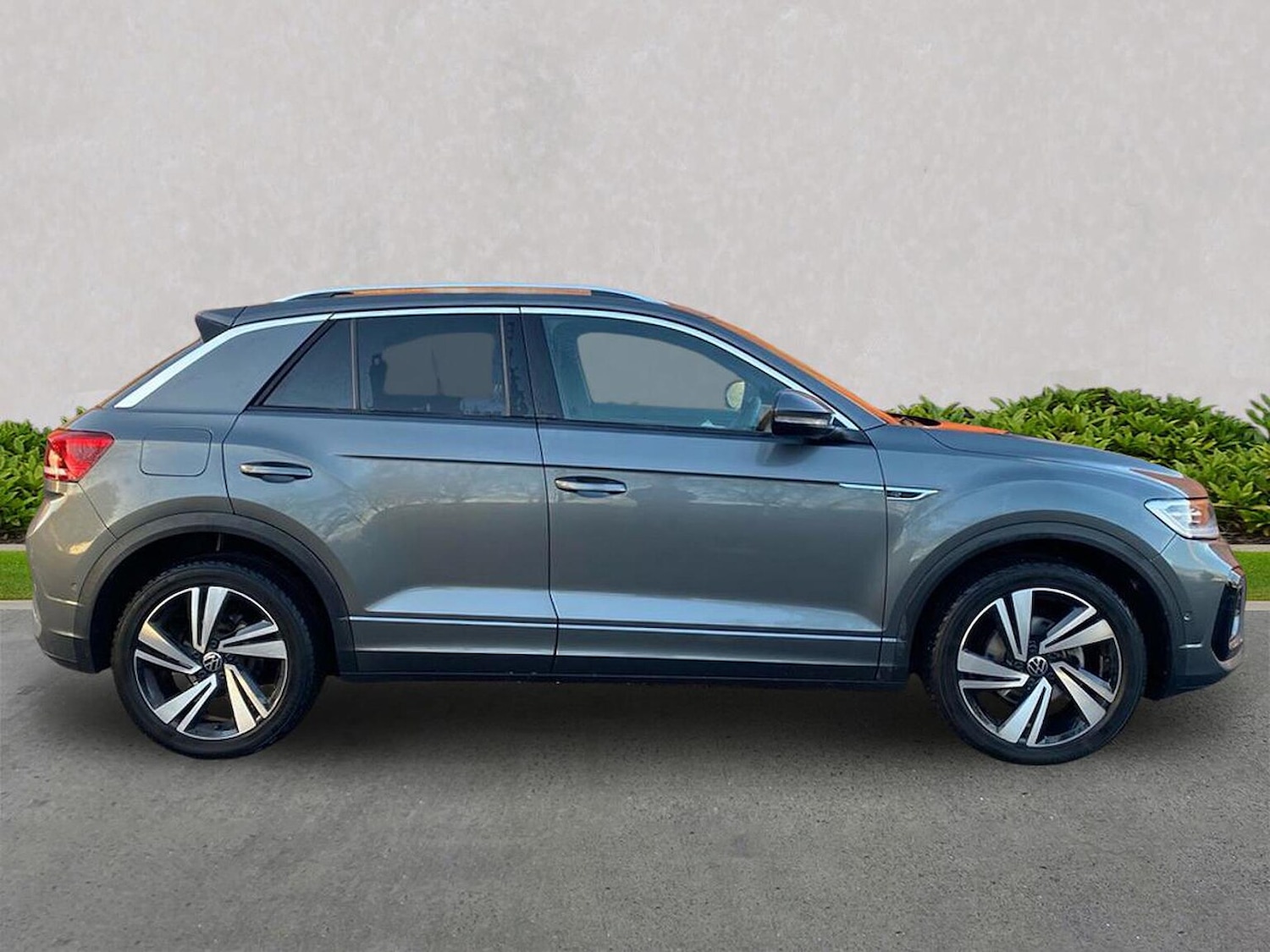 Used Volkswagen T-Roc 2024 for sale - 76720339: Photo 3