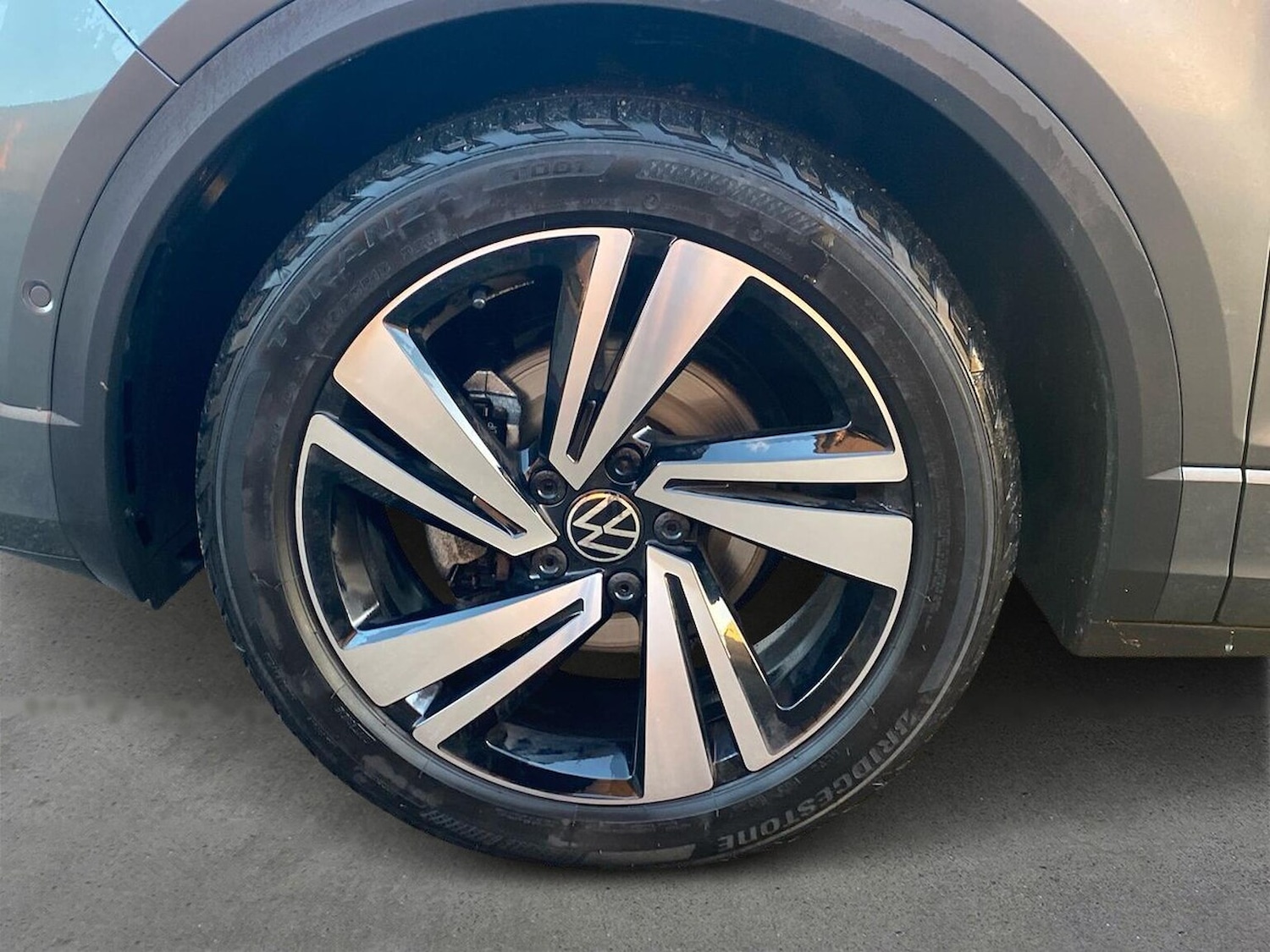 Used Volkswagen T-Roc 2024 for sale - 76720339: Photo 6