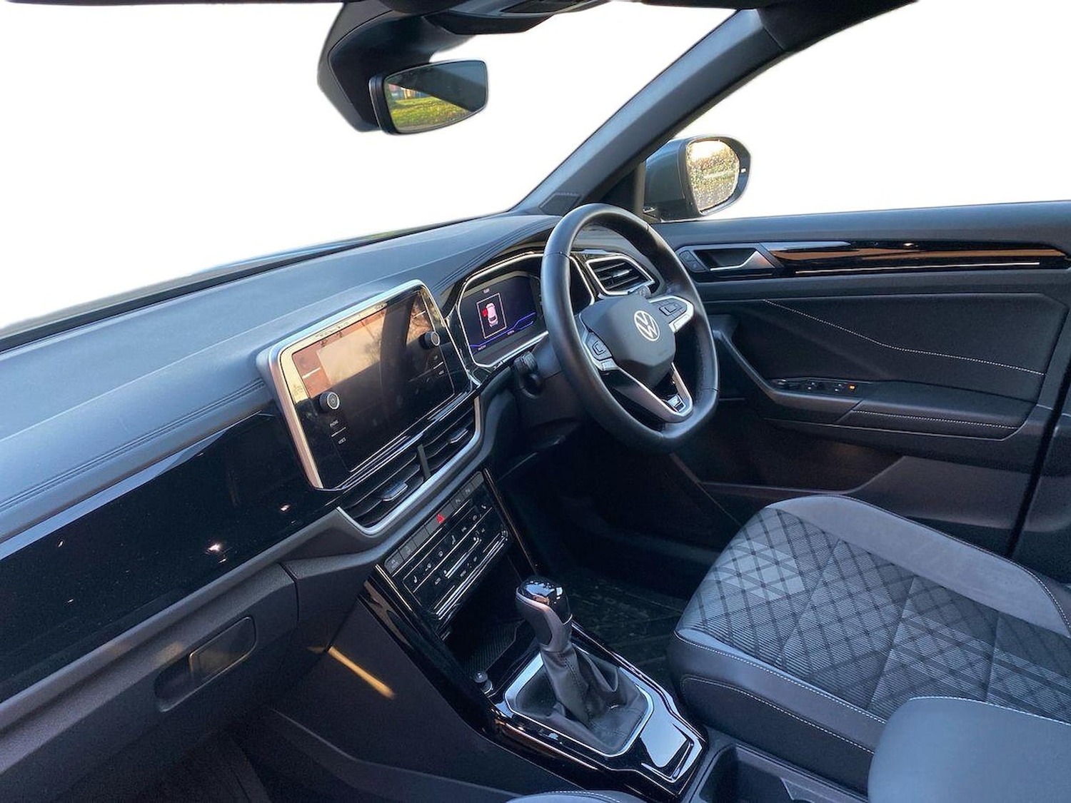 Used Volkswagen T-Roc 2024 for sale - 76720339: Photo 7