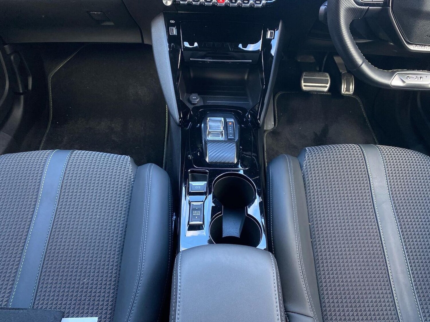 Used Peugeot 2008 2023 for sale - 75982204: Photo 13