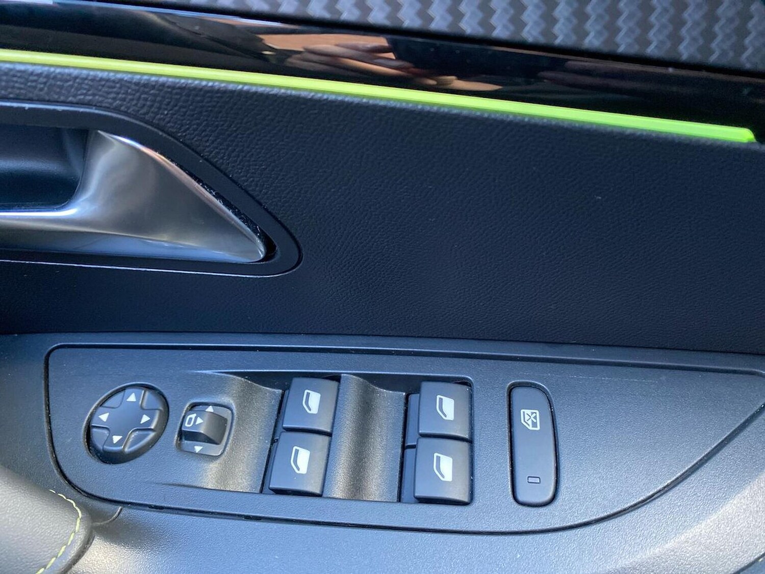 Used Peugeot 2008 2023 for sale - 75982204: Photo 21