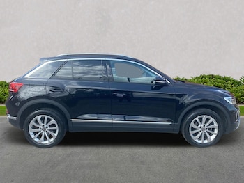 Used Volkswagen T-Roc 2023 for sale - 75550450: Photo