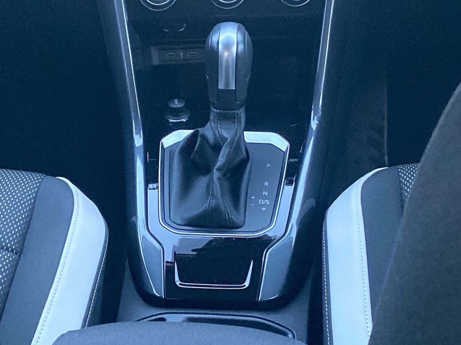 Used Volkswagen T-Roc 2021 for sale - 76741210: Photo 13