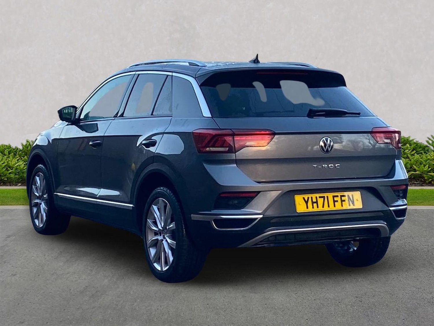 Used Volkswagen T-Roc 2021 for sale - 76741210: Photo 2