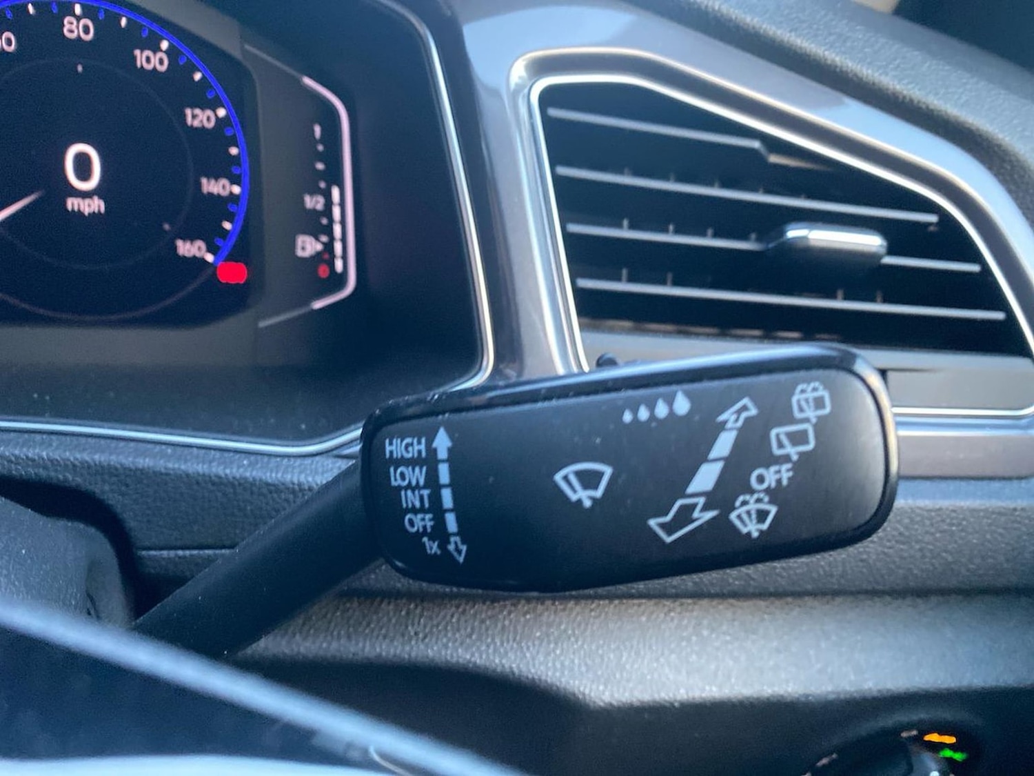 Used Volkswagen T-Roc 2021 for sale - 76741210: Photo 28