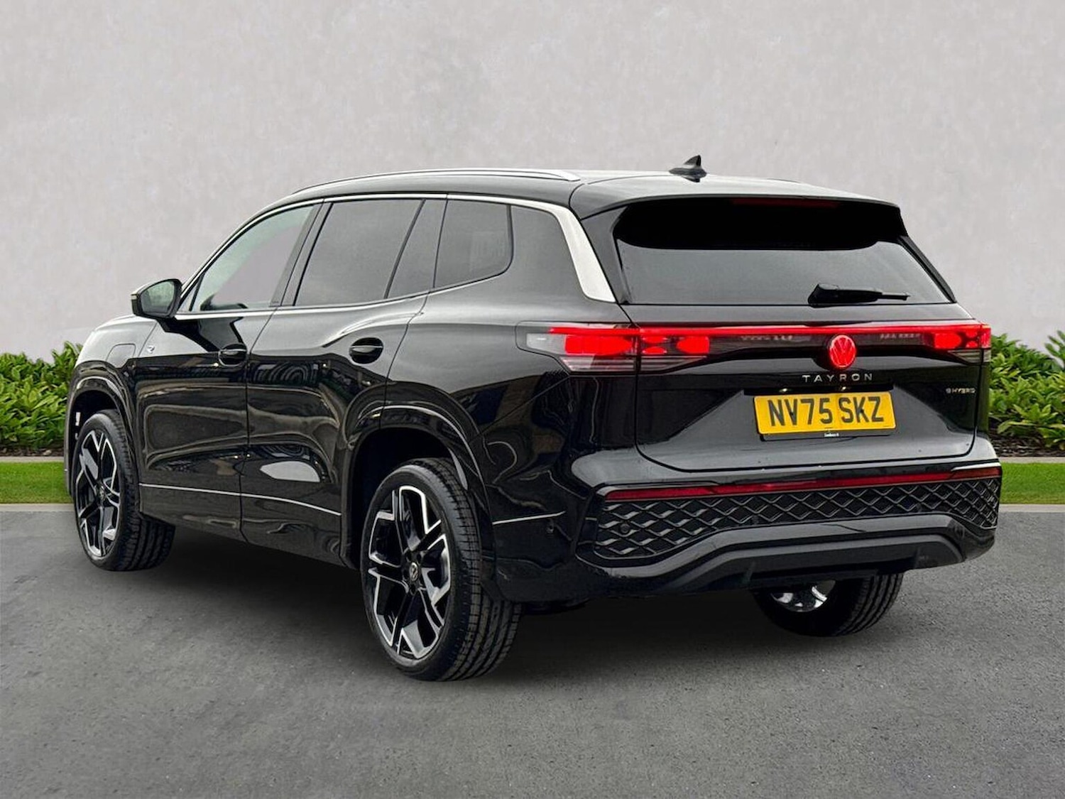 Used Volkswagen Touran 2026 for sale - 77896243: Photo 2